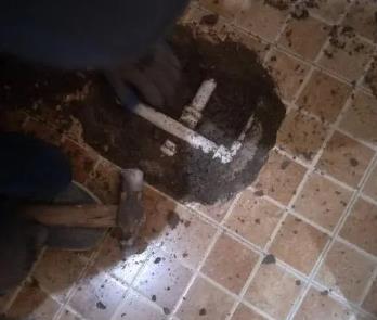 白碱滩卫生间漏水维修公司为您分享下卫生间渗水如何处理及注意事项